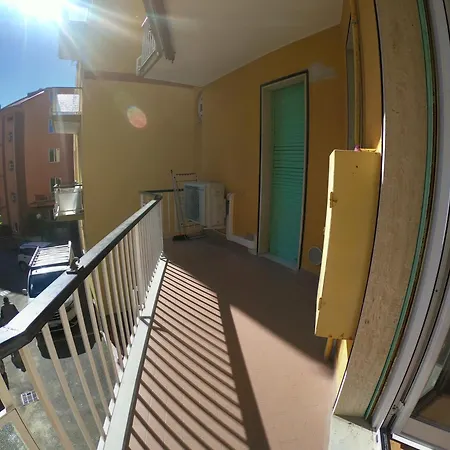 Quadrilocale Italia Con Vista Mare Варацце