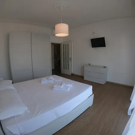 Quadrilocale Italia Con Vista Mare Апартаменты