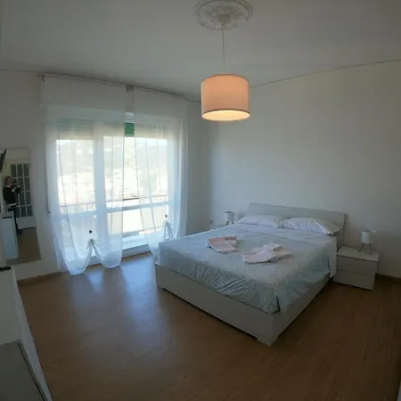 Lejlighed Quadrilocale Italia Con Vista Mare *